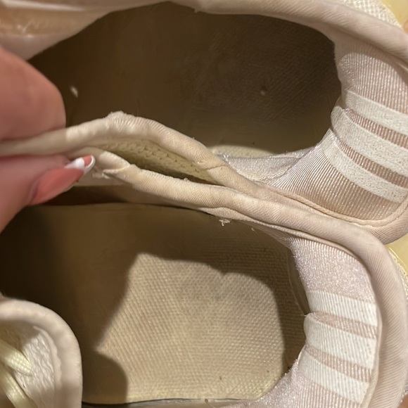 Yeezy Boost 350 “Butter” - Picture 6 of 9